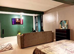 3BDR Cozy Apartment in City Center